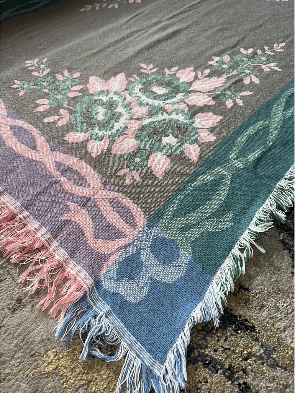 VTG Crown Crafts Fieldcrest Woven Grandmacore Throw Blanket 51 x 65
